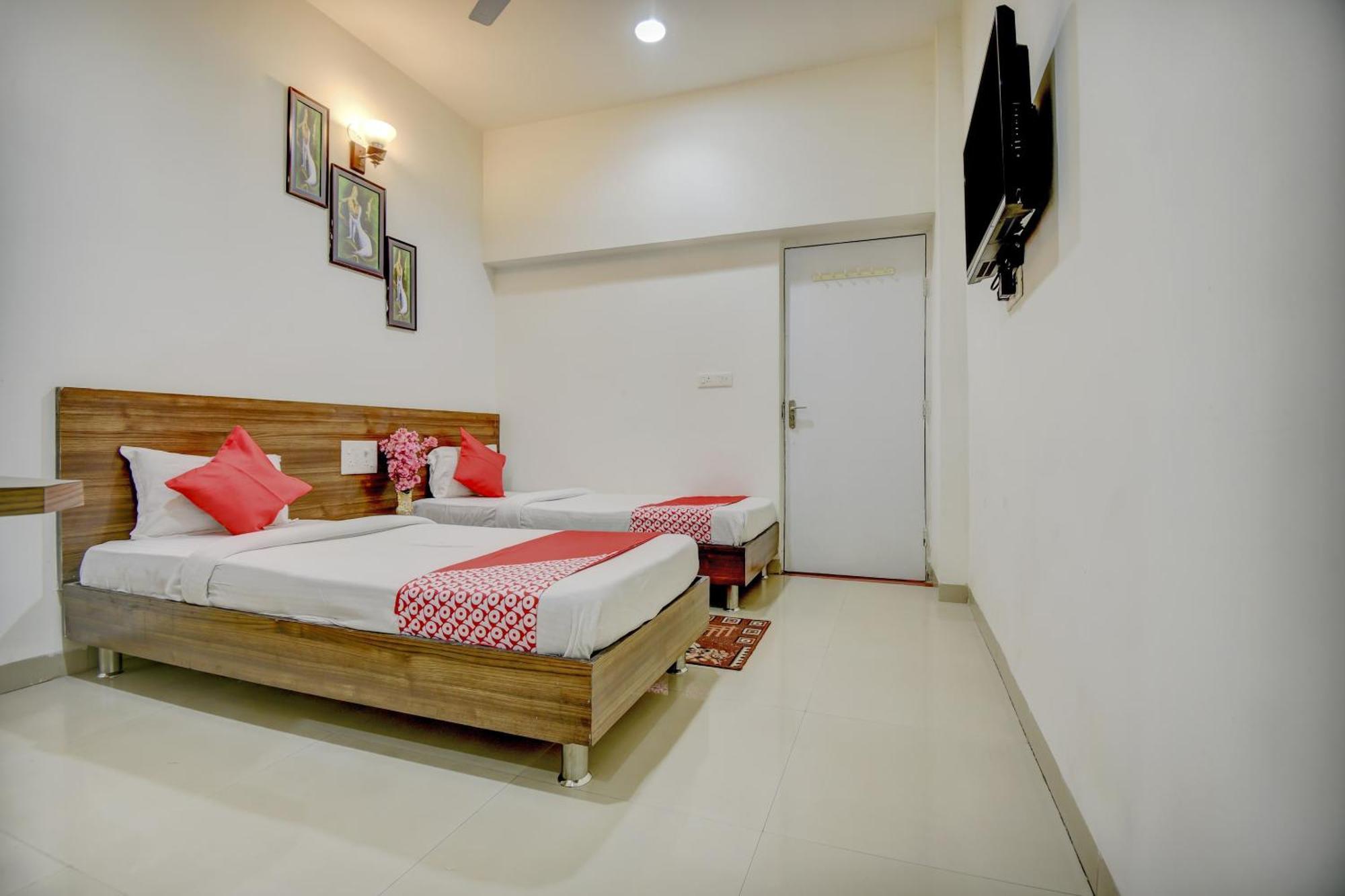 Hotel O Plus Corporate One Khapa  Exterior photo